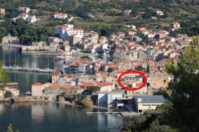Apartments by the sea Komiza, Vis - 8860